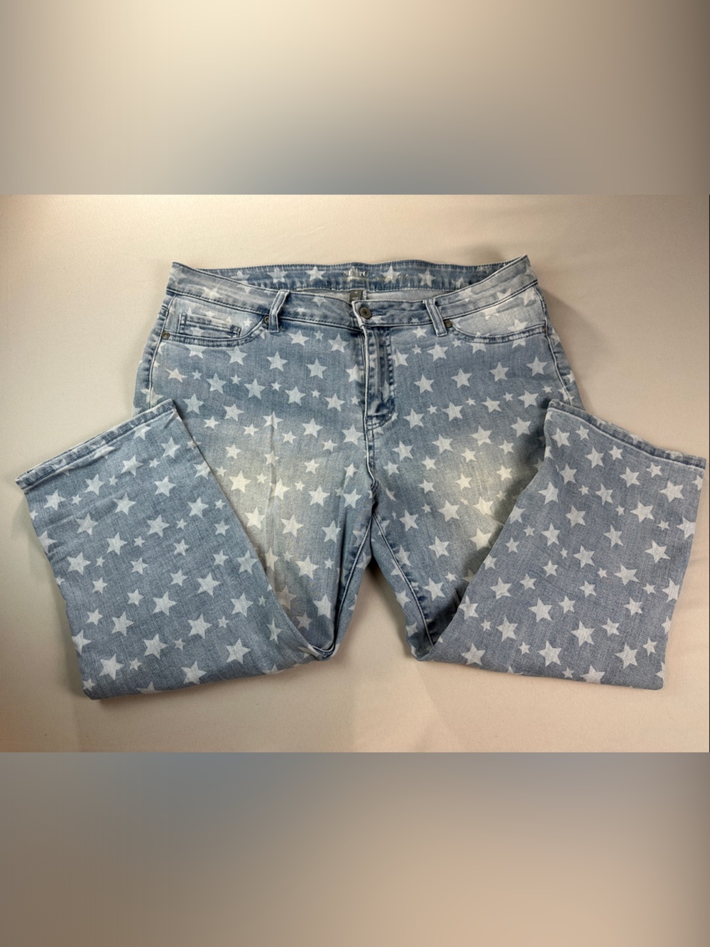 Soho Light Blue Star-Print Denim Jean Capri Size 14